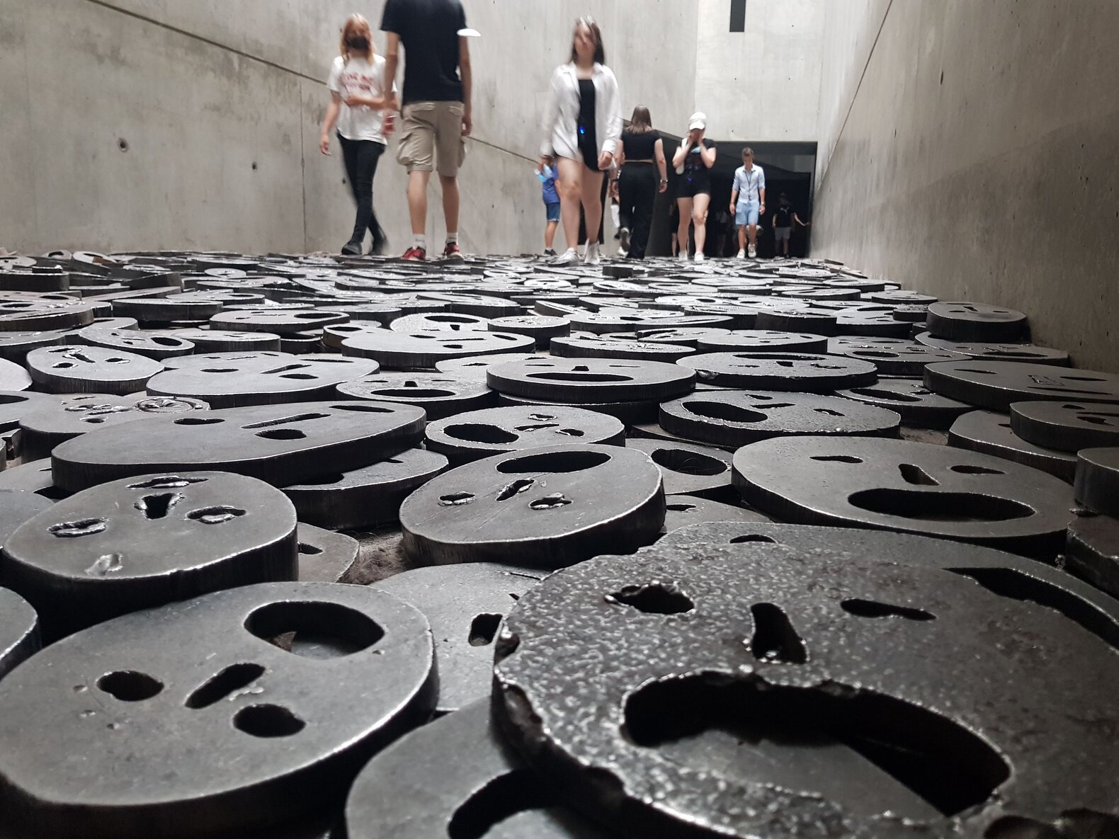 Schüler*innen im Jüdischen Museum Berlin.